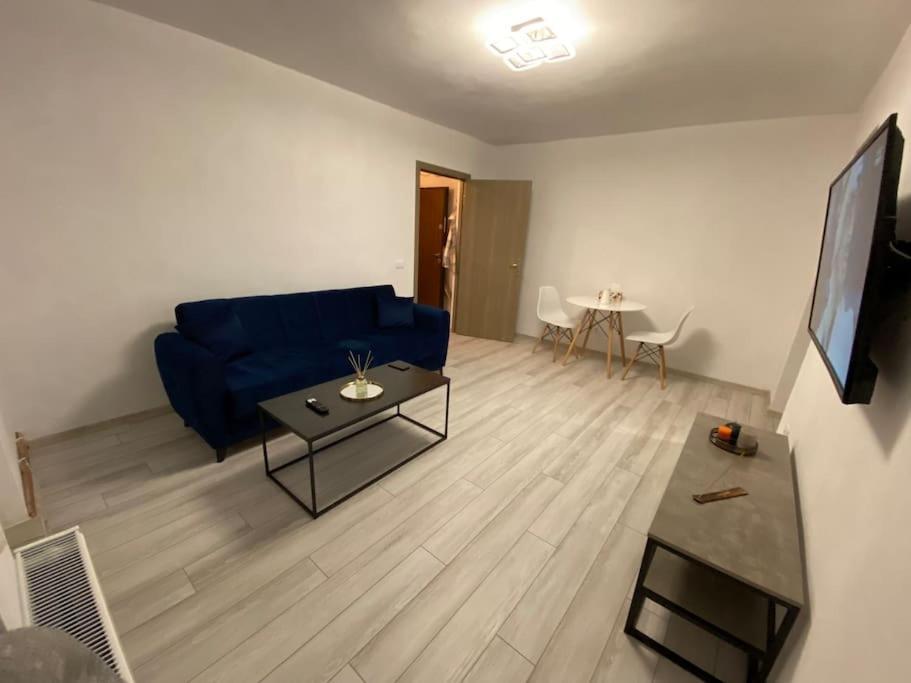 Black& White Apartment Brasov Exterior photo